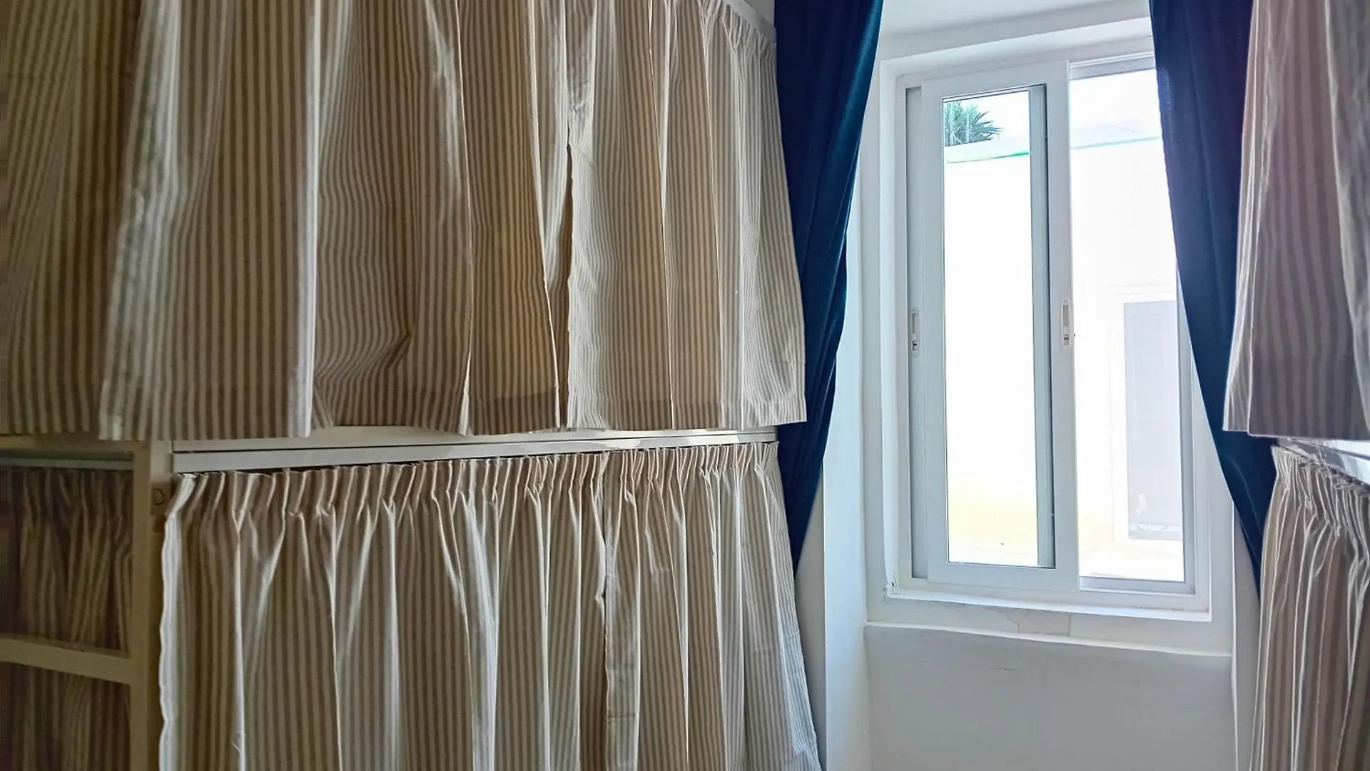 Follow The Sun Boutique Hostel - Pool, Breakfast & Sea Views Сент Джулианс