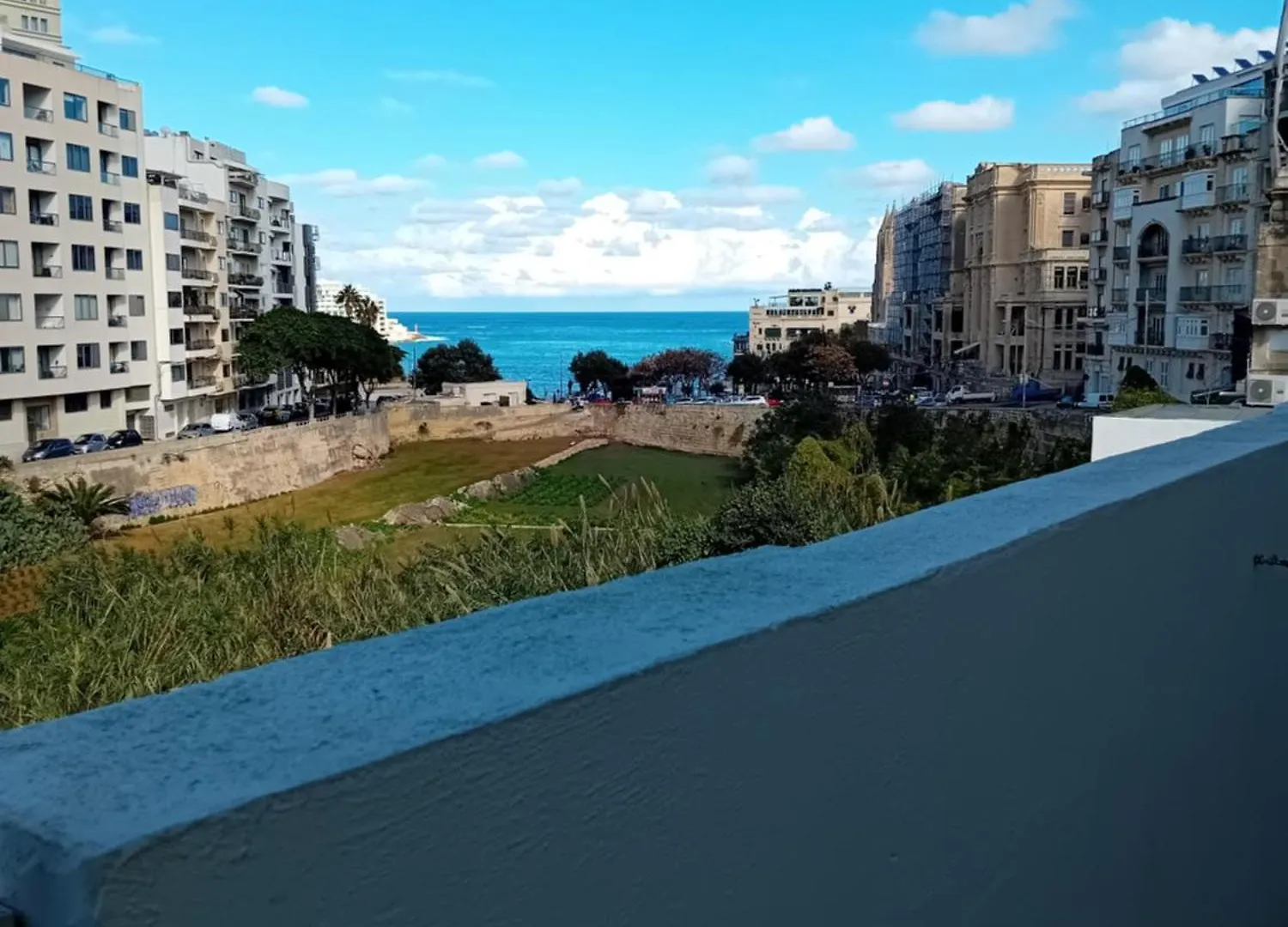 Follow The Sun Boutique Hostel - Pool, Breakfast & Sea Views Сент Джулианс