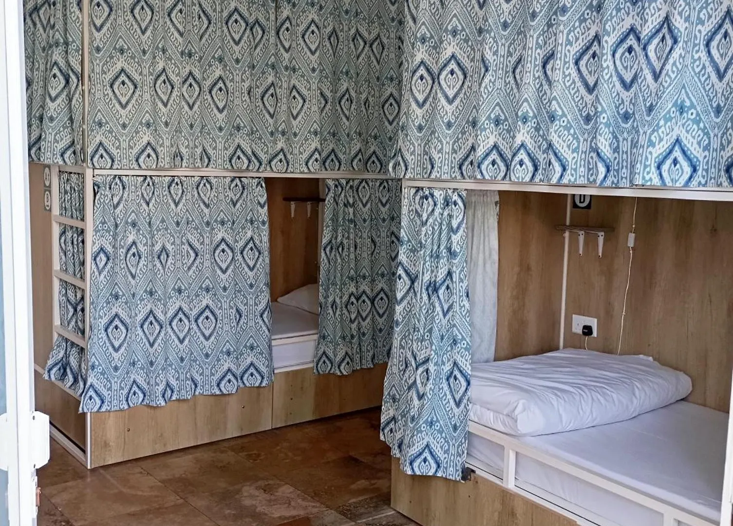 Follow The Sun Boutique Hostel - Pool, Breakfast & Sea Views Сент Джулианс