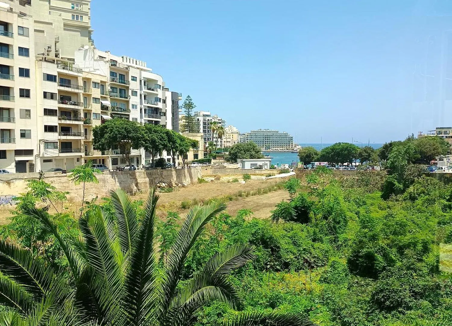 Follow The Sun Boutique Hostel - Pool, Breakfast & Sea Views Saint Julian's