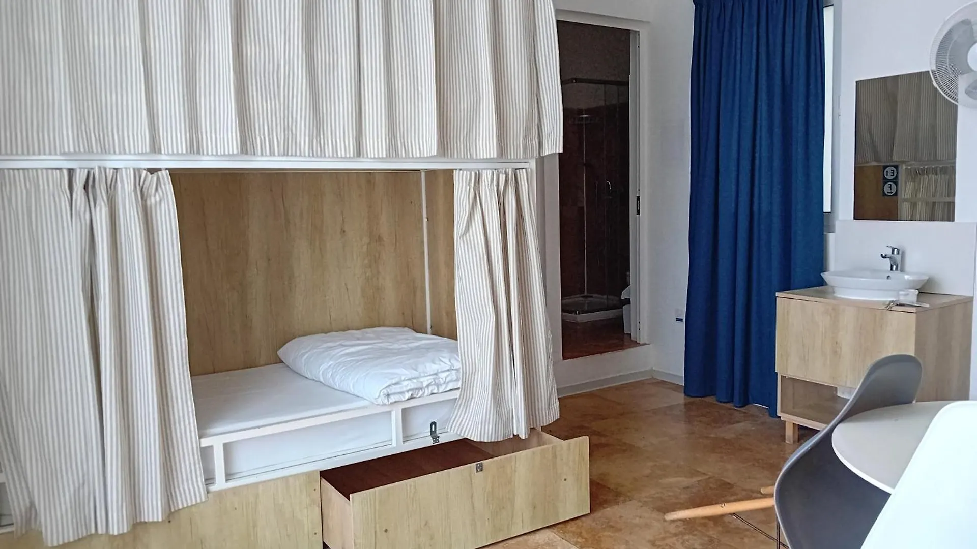 Follow The Sun Boutique Hostel - Pool, Breakfast & Sea Views San Julián