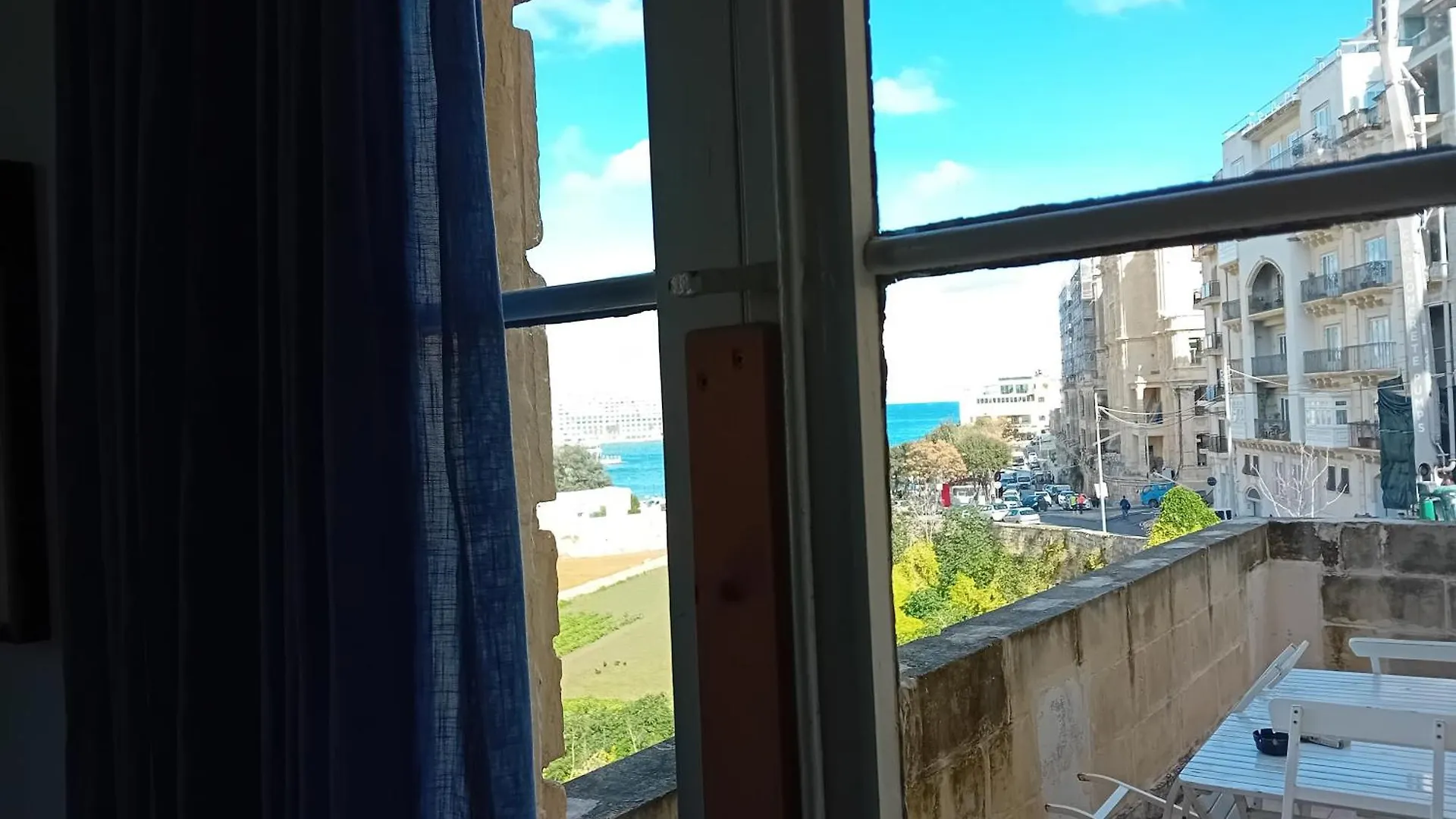 Follow The Sun Boutique Hostel - Pool, Breakfast & Sea Views San Julián Malta