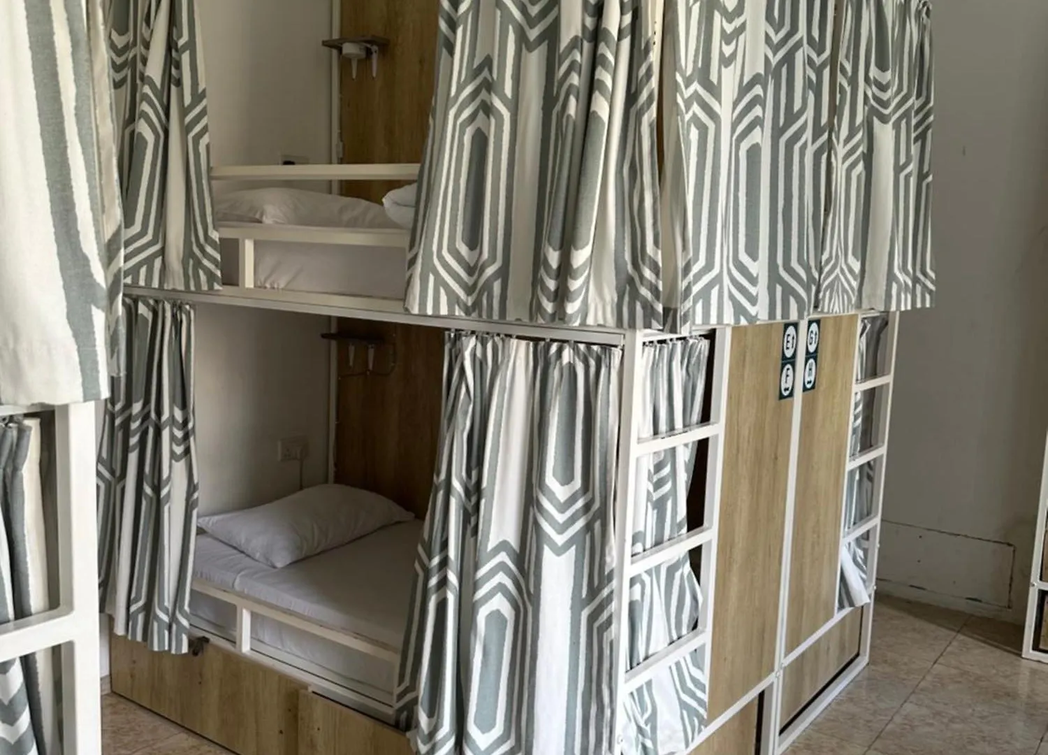 Follow The Sun Boutique Hostel - Pool, Breakfast & Sea Views San Julián 0*,  Malta